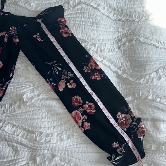(Size 2) Floral off-shoulder long sleeve top - H&M (women’s) - Picture 13 of 13